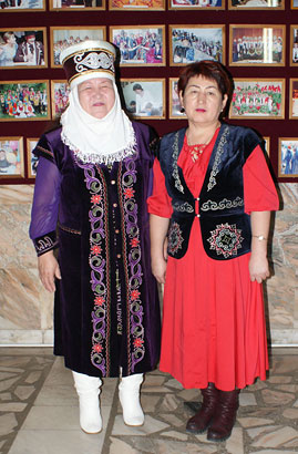 Боронбаева Марзия и ее родная сестра Маматкулова Тажикан