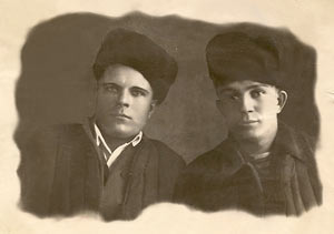 Снимок сделан до войны. Отец с другом Борисом